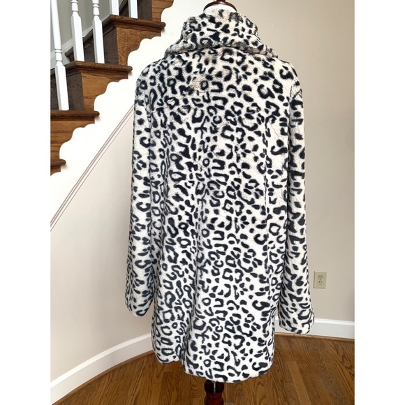 Snow leopard faux fur coat,  NWOT, S - Picture 10 of 14